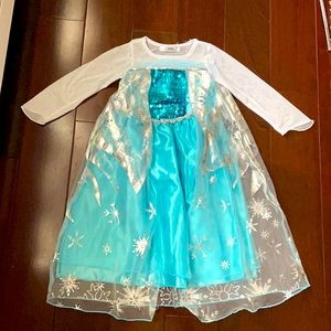 Elsa Costume (5T) Accessories INCLUDED!!